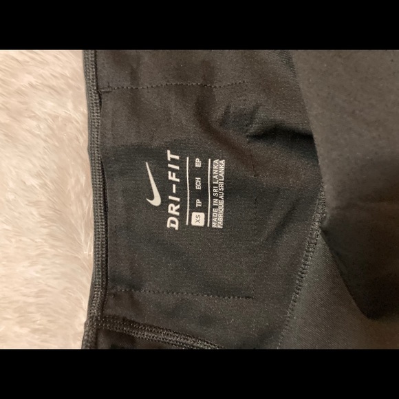 Nike women’s tights - Picture 4 of 7